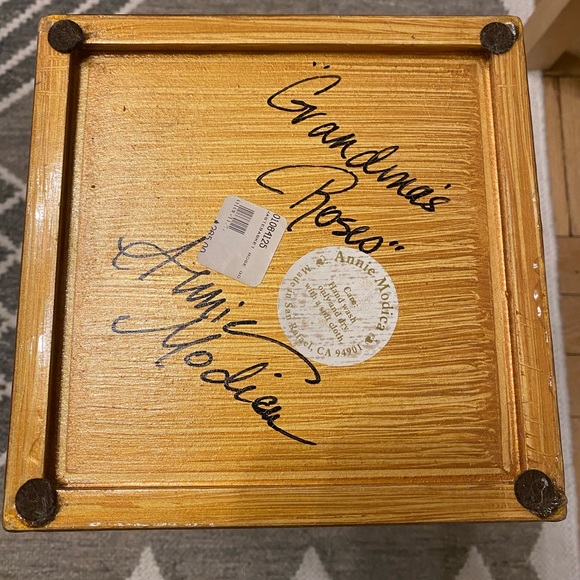 Signed Annie Modica Wastebasket, “Grandma’s Roses”. Handmade in San Rafael, CA. - Picture 2 of 7